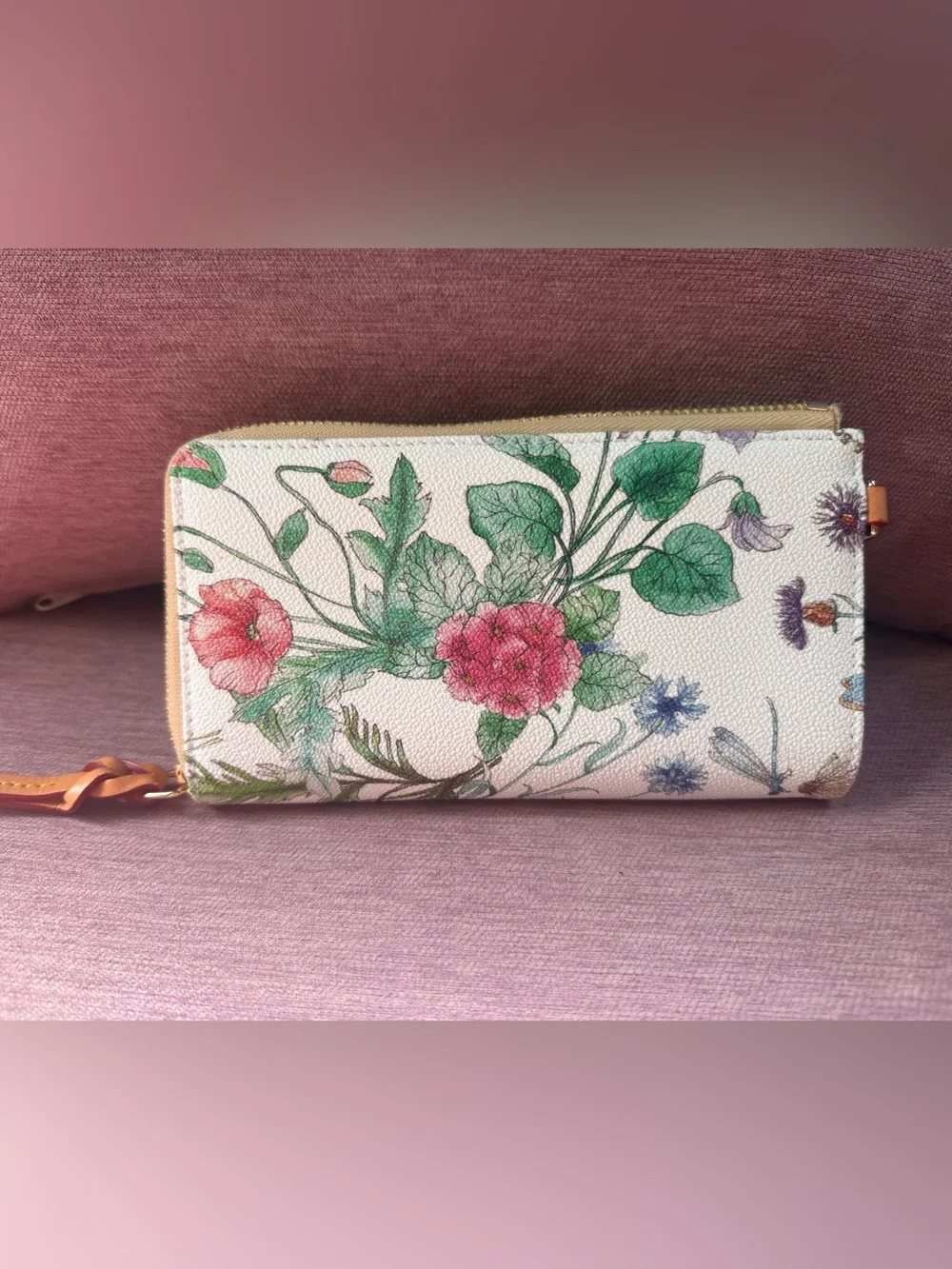 Dooney & Bourke White Floral Zip Wallet with Gold Plaque - Picture 2 of 3